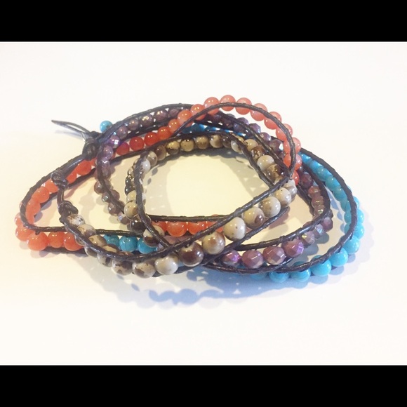 Leather (dark brown) and bead wrapped bracelet. - Picture 4 of 4